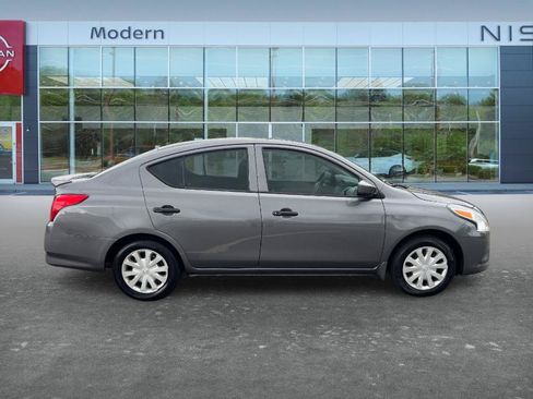 Used 2018 Nissan Versa S Plus FWD image 4