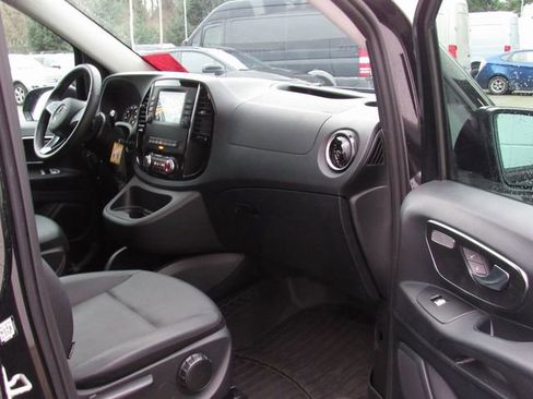 Used 2023 Mercedes-Benz Metris Passenger image 17