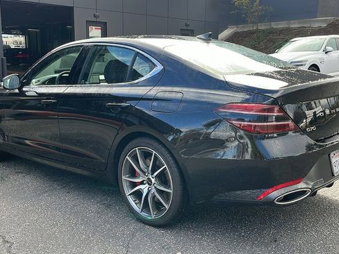 Used 2025 Genesis G70 2.5T image 11