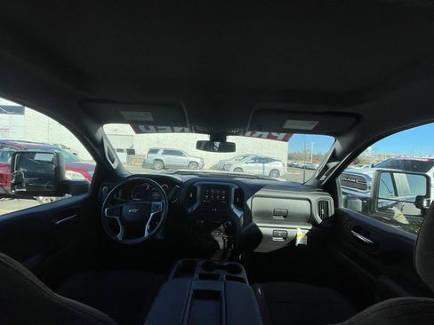 Used 2023 Chevrolet Silverado 2500 Custom w/ Custom Value Package image 27