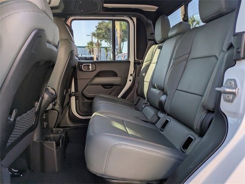 New 2026 Jeep Gladiator Mojave image 13