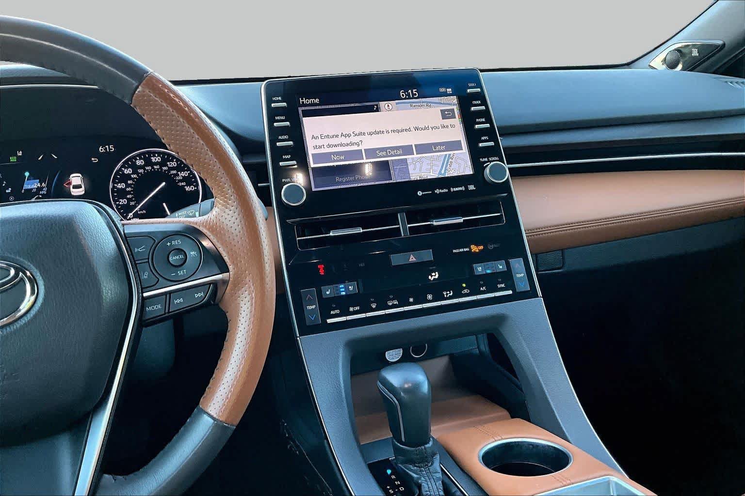 Used 2020 Toyota Avalon Limited FWD image 7