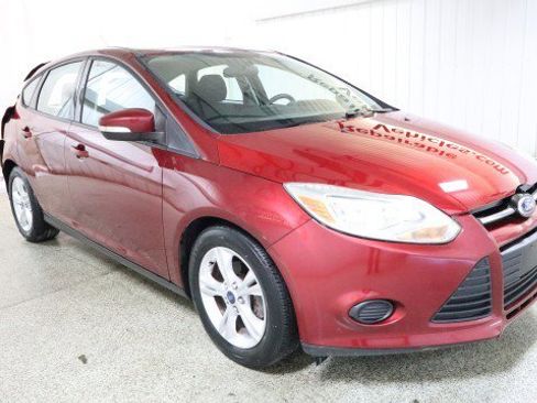 Used 2014 Ford Focus SE w/ SE Winter Package image 5