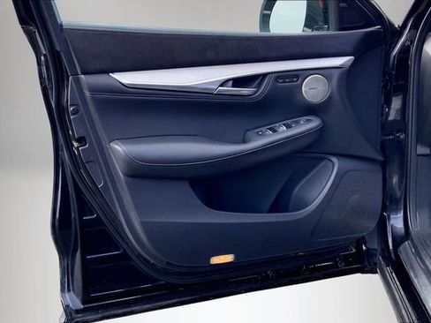 Used 2019 INFINITI QX50 Essential w/ Sensory Package image 17