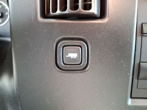 Used 2021 Chevrolet Express 3500 w/ Driver Convenience Package RWD image 18