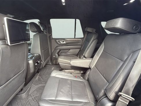 Used 2022 Chevrolet Tahoe LT w/ Luxury Package image 12