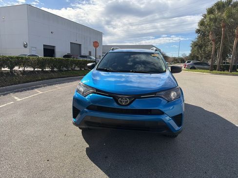 Used 2017 Toyota RAV4 LE image 8