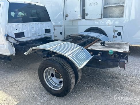 Used 2024 Ford F350 XL w/ Snow Plow Prep Package AWD/4WD image 13
