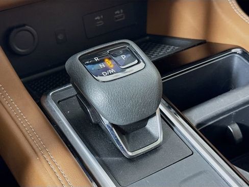 Certified 2022 Nissan Pathfinder Platinum w/ Cargo Package image 18