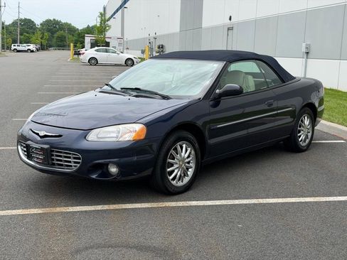 Used 2002 Chrysler Sebring Limited FWD image 10