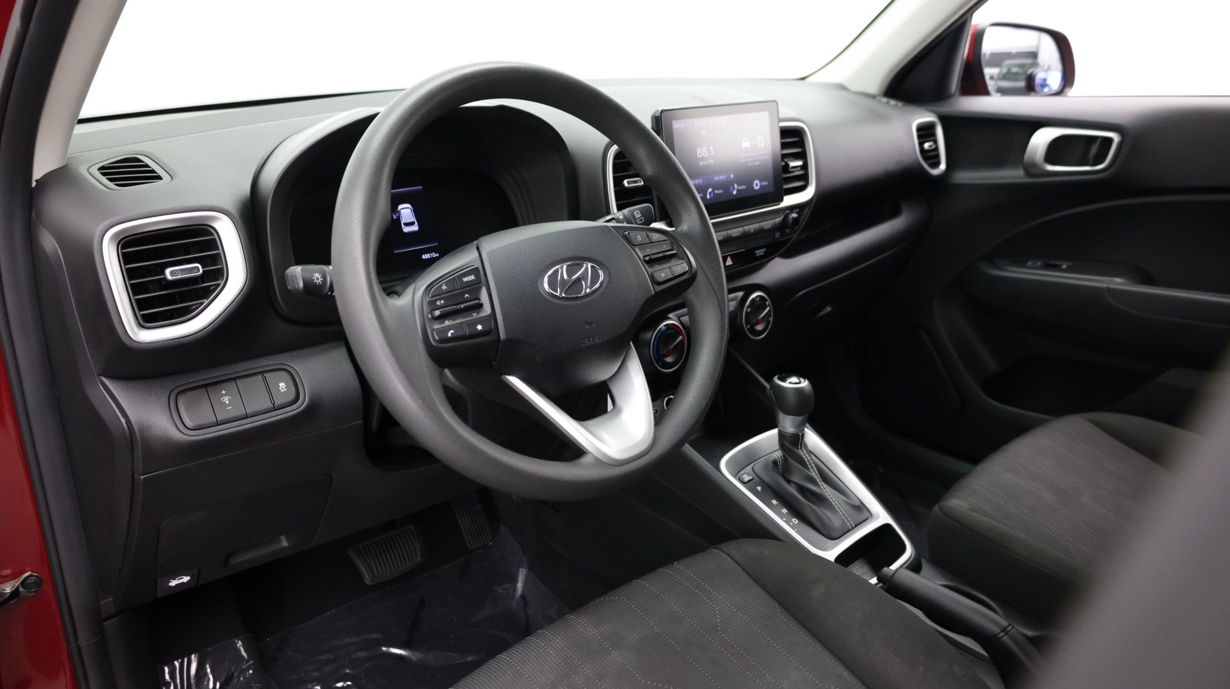 Used 2023 Hyundai Venue SE FWD image 11