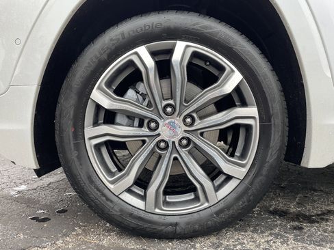 Used 2020 GMC Terrain Denali w/ Denali Premium Package image 9