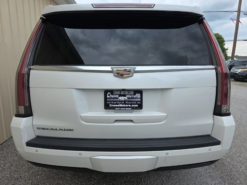 Used 2016 Cadillac Escalade ESV Platinum AWD/4WD image 9