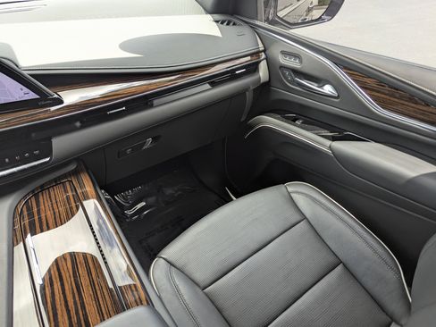 Certified 2023 Cadillac Escalade Premium Luxury w/ LPO, Illumination Package AWD/4WD image 19