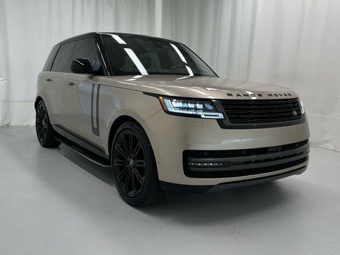 Used 2024 Land Rover Range Rover SE AWD/4WD image 1