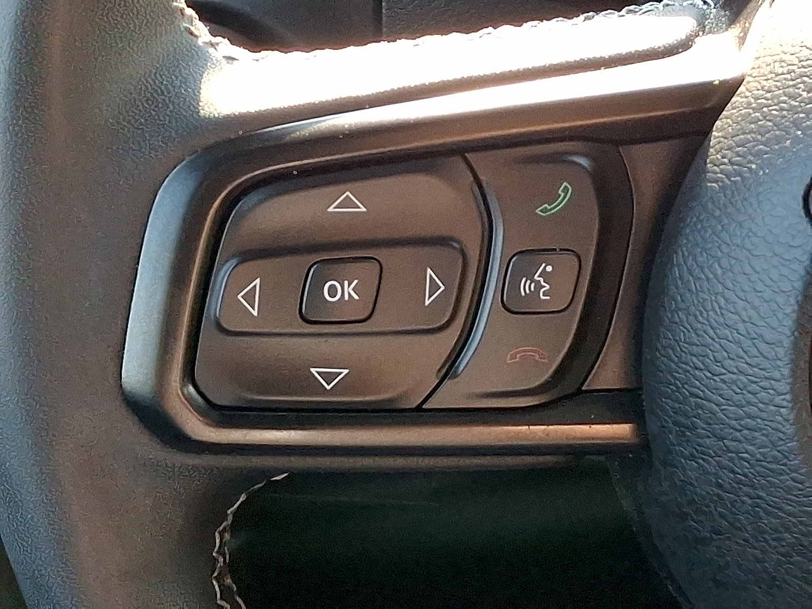 Used 2025 Jeep Gladiator Mojave AWD/4WD image 21