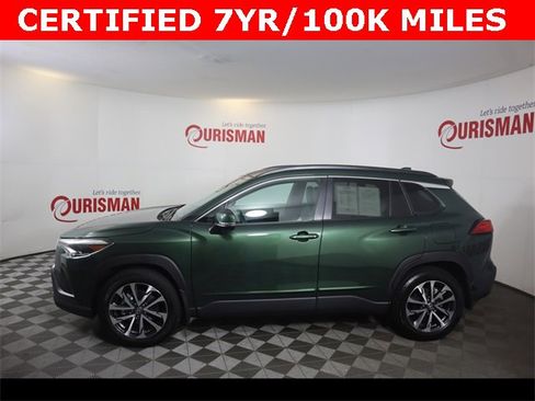 Used 2024 Toyota Corolla Cross XLE image 3