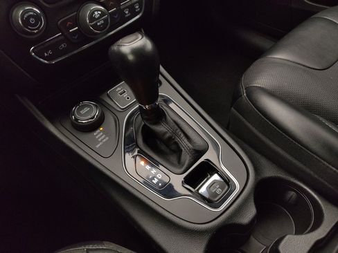 Used 2023 Jeep Cherokee Altitude Lux image 26