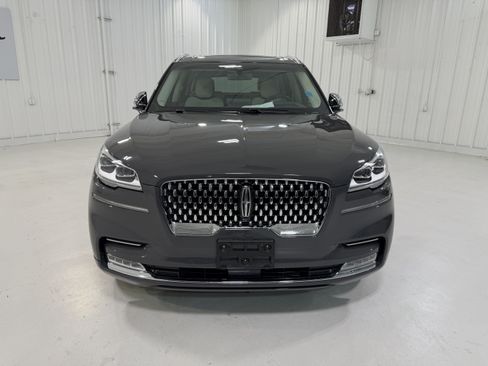 Used 2022 Lincoln Aviator Black Label AWD/4WD image 8