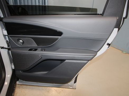 New 2026 Lincoln Nautilus Reserve w/ Jet Appearance Package image 28