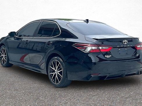 Used 2021 Toyota Camry SE FWD image 5