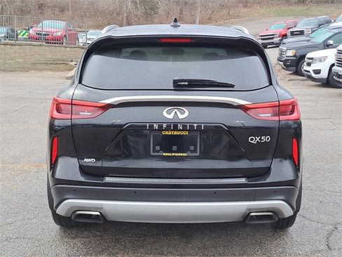 Used 2019 INFINITI QX50 Essential w/ Sensory Package image 4