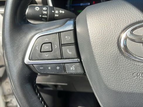 Used 2020 Toyota Highlander XLE image 14