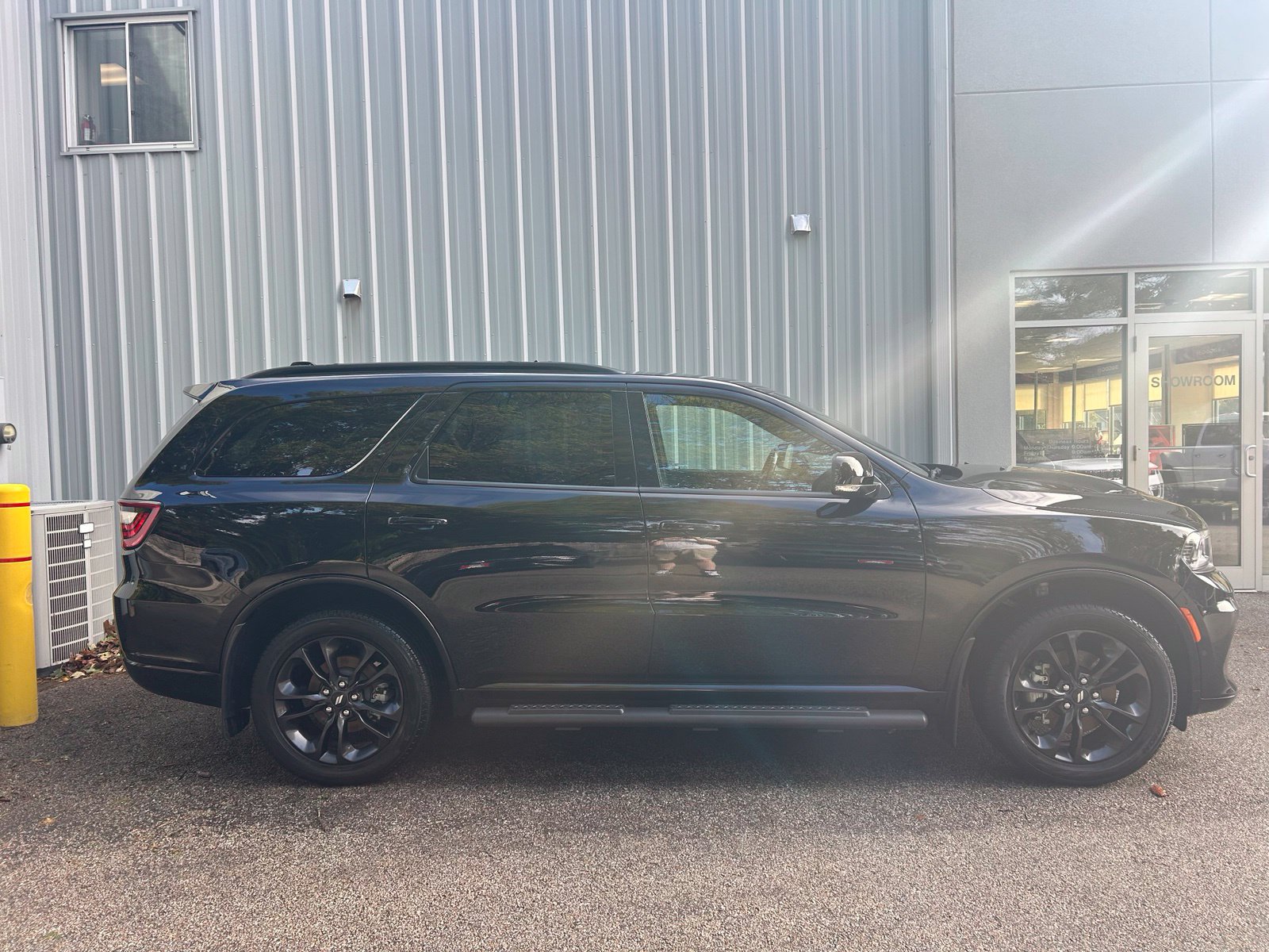 Used 2025 Dodge Durango GT AWD/4WD image 4