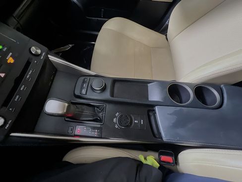 Used 2016 Lexus IS 200t image 25