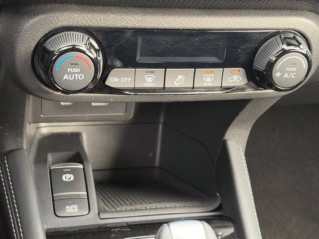 Used 2021 Nissan Kicks SV FWD image 20