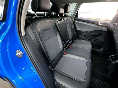 Used 2023 Volkswagen Taos SE w/ Panoramic Sunroof Package image 30