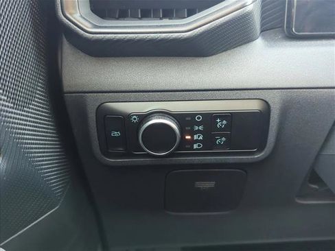 Used 2024 Ford Mustang Convertible image 21