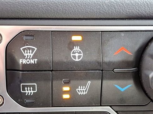 Used 2025 Jeep Wrangler Unlimited Sahara image 17