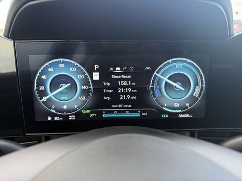 Used 2024 Hyundai Elantra Limited image 22