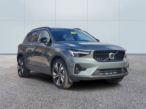 New 2026 Volvo XC40 B5 Ultra w/ Protection Package Premier image 3