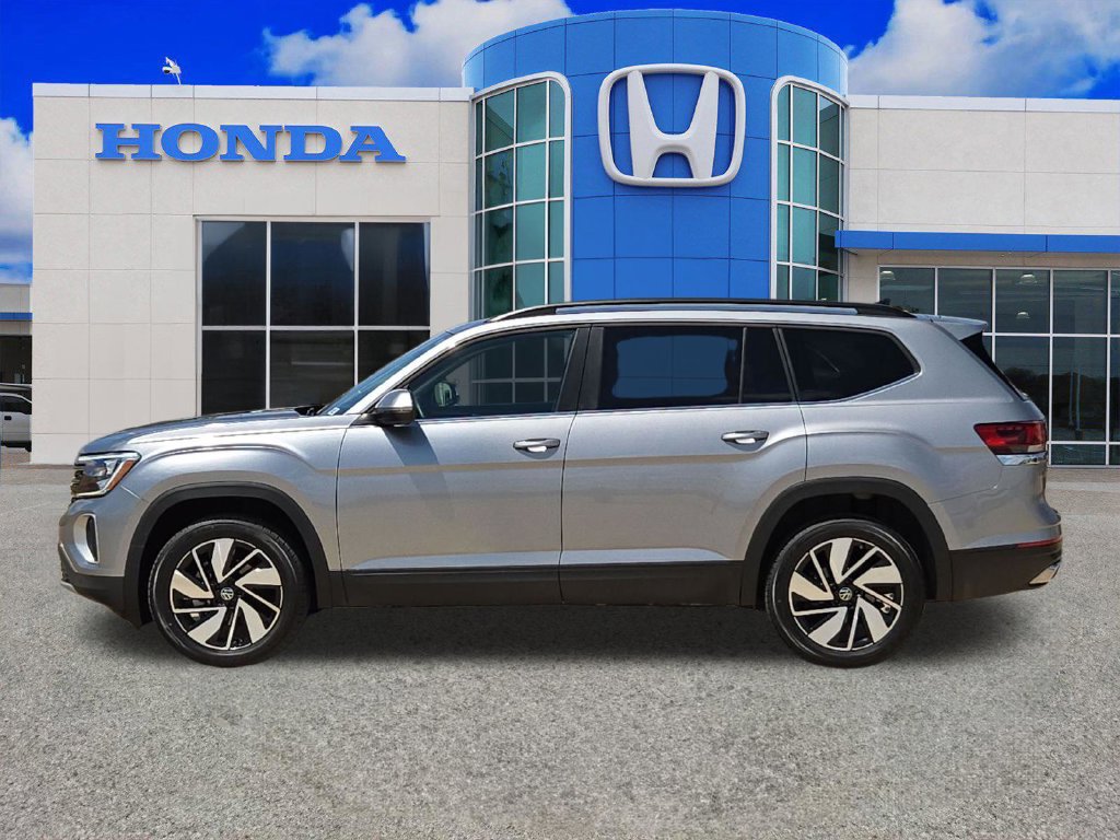 Used 2025 Volkswagen Atlas SE FWD image 6