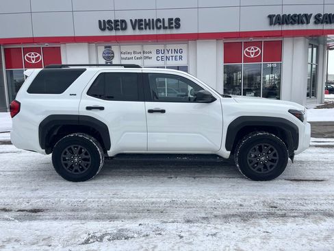 Used 2025 Toyota 4Runner SR5 image 6