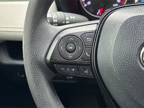 Used 2020 Toyota RAV4 XLE image 30