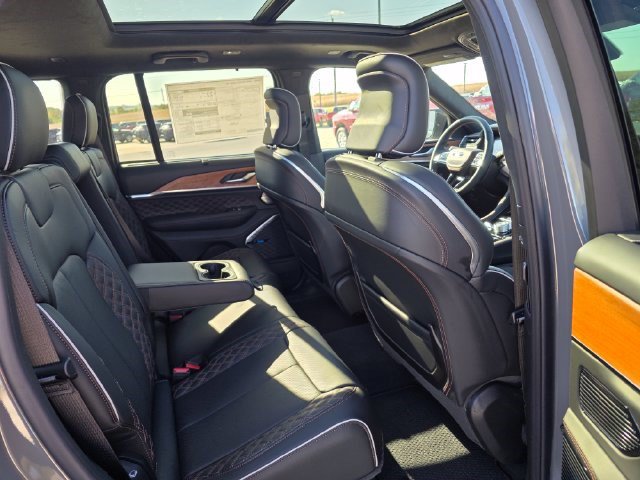 New 2027 Jeep Grand Cherokee Summit AWD/4WD image 14