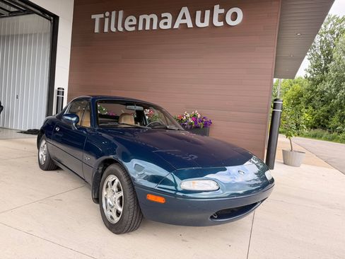 Used 1994 MAZDA MX-5 Miata RWD image 1