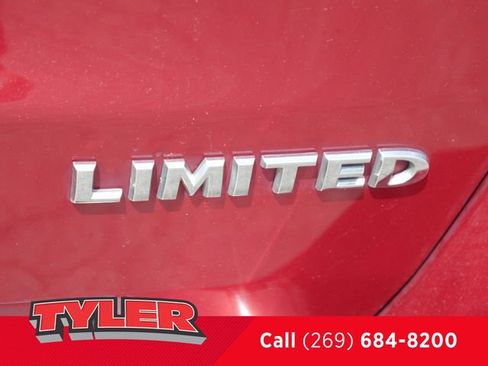 Used 2015 Jeep Grand Cherokee Limited w/ Luxury Group II AWD/4WD image 14
