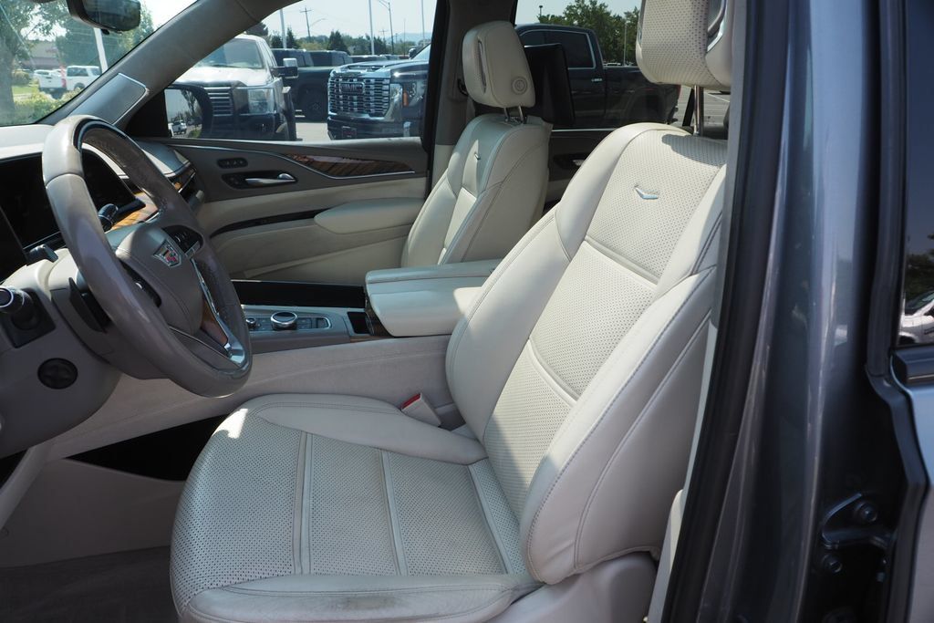 Used 2021 Cadillac Escalade ESV Sport Platinum w/ Heavy-Duty Trailer Package AWD/4WD image 14