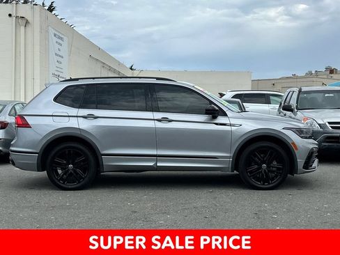 Used 2022 Volkswagen Tiguan SE R-Line AWD/4WD image 2