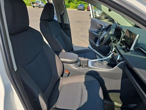 Certified 2025 Toyota RAV4 LE AWD/4WD image 13