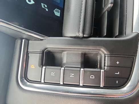 Used 2024 Chevrolet Suburban LT AWD/4WD image 16