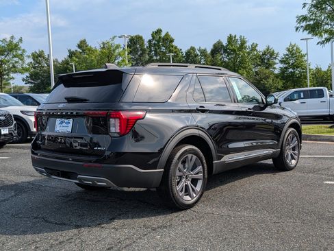 New 2025 Ford Explorer Active w/ Active Comfort Package image 3