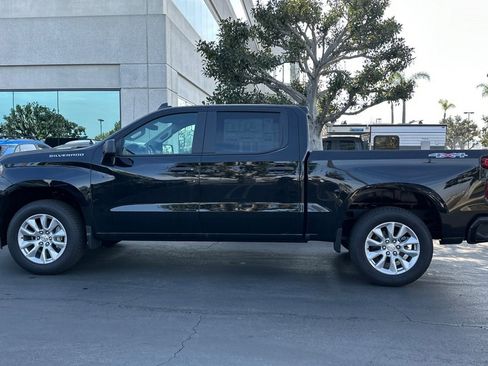 New 2025 Chevrolet Silverado 1500 Custom image 9