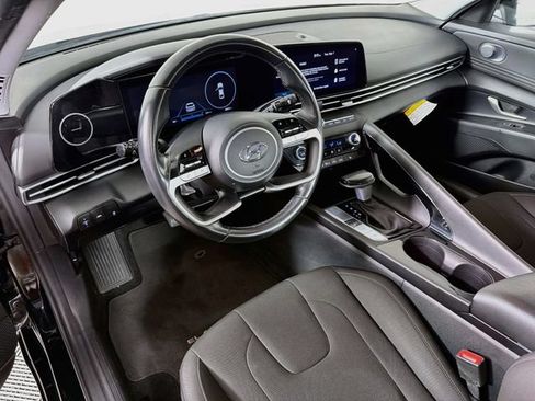 Used 2023 Hyundai Elantra SEL w/ Convenience Package FWD image 13
