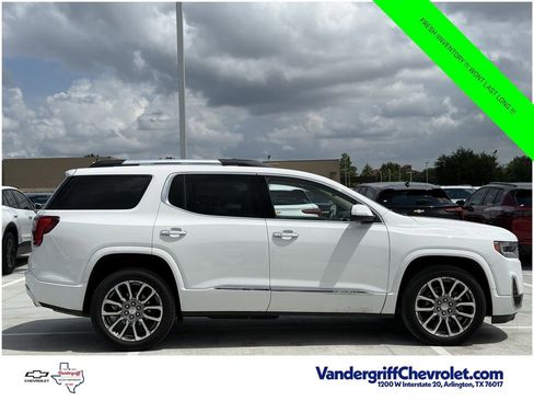 Used 2023 GMC Acadia Denali AWD/4WD image 3