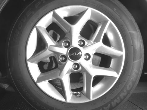 Used 2025 Kia Soul LX w/ LX Technology Package FWD image 12